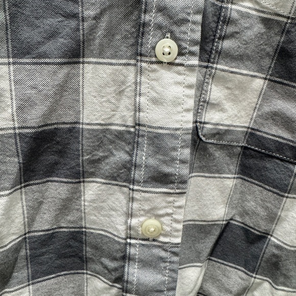 Boys Plaid Oxford Button Down Shirt - Size L (10-12) - Picture 5 of 5